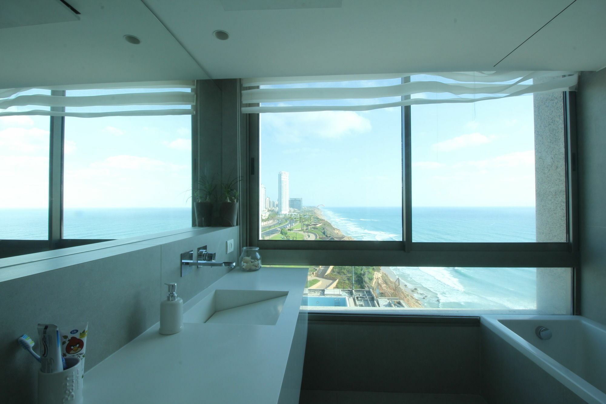 Sea Apartment Netanja Buitenkant foto